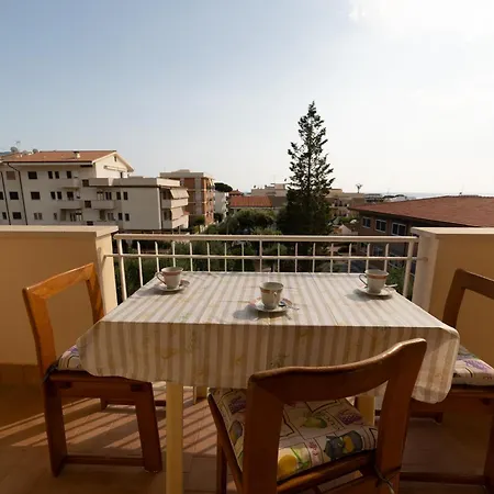 Vivilo Collection - Santa Laura 2bdr With Balcony Lejlighed