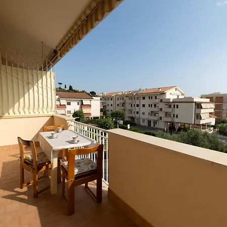 Vivilo Collection - Santa Laura 2bdr With Balcony